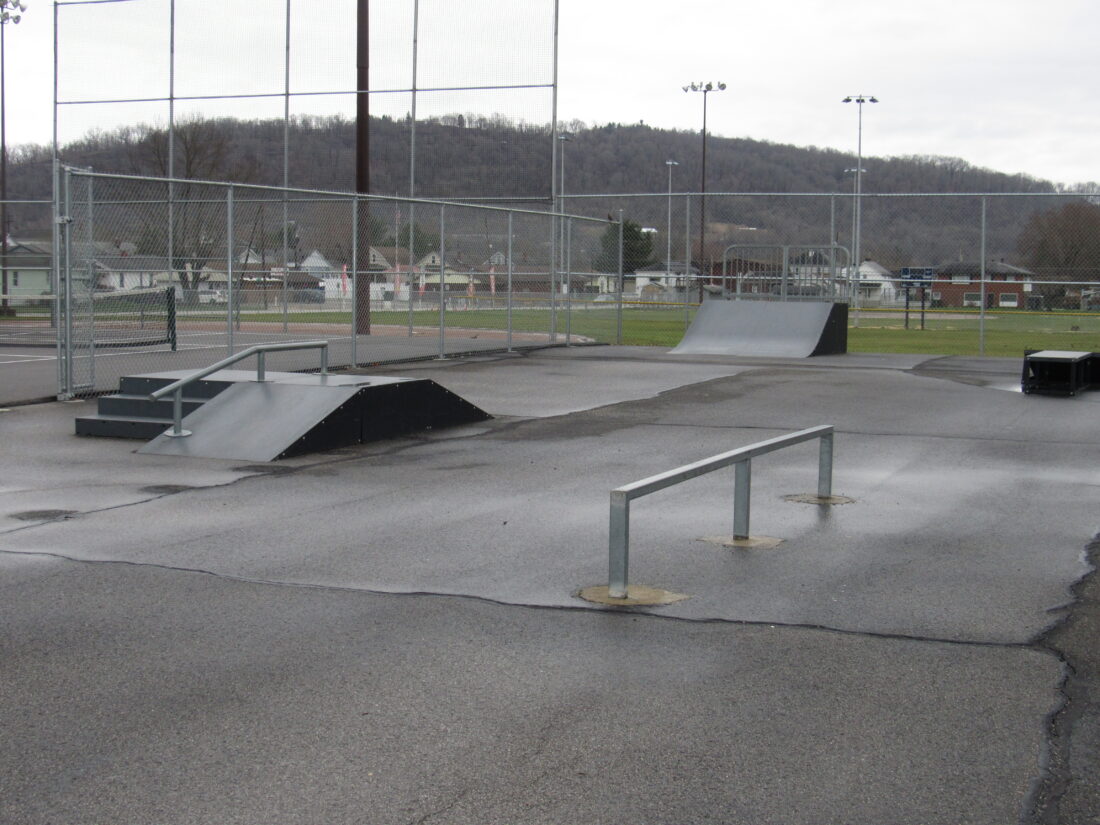 Four Seasons Pool in Moundsville Reopens Following Repainting News, Sports, Jobs The